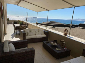 Hermoso departamento frente al mar, Viña del Mar. LLAMAR ANTES: nueve uno tres ocho dos ocho sesenta